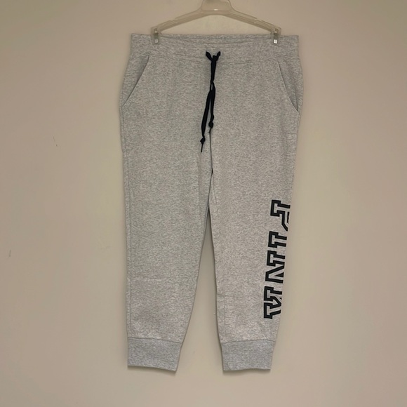 Victoria Secret PINK Soft
Everyday Jogger - Picture 3 of 10